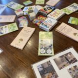 いつものカードゲームと木の根っこのパンフレット